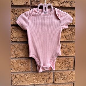 ▪️ 10/$25- Old Navy Ribbed Pink Bodysuit